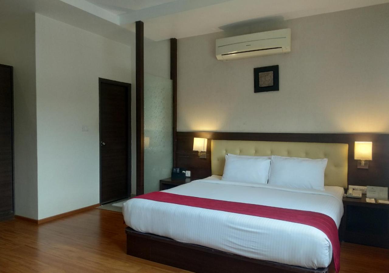 Grand Arcadia Otel Tiruchirappalli Dış mekan fotoğraf